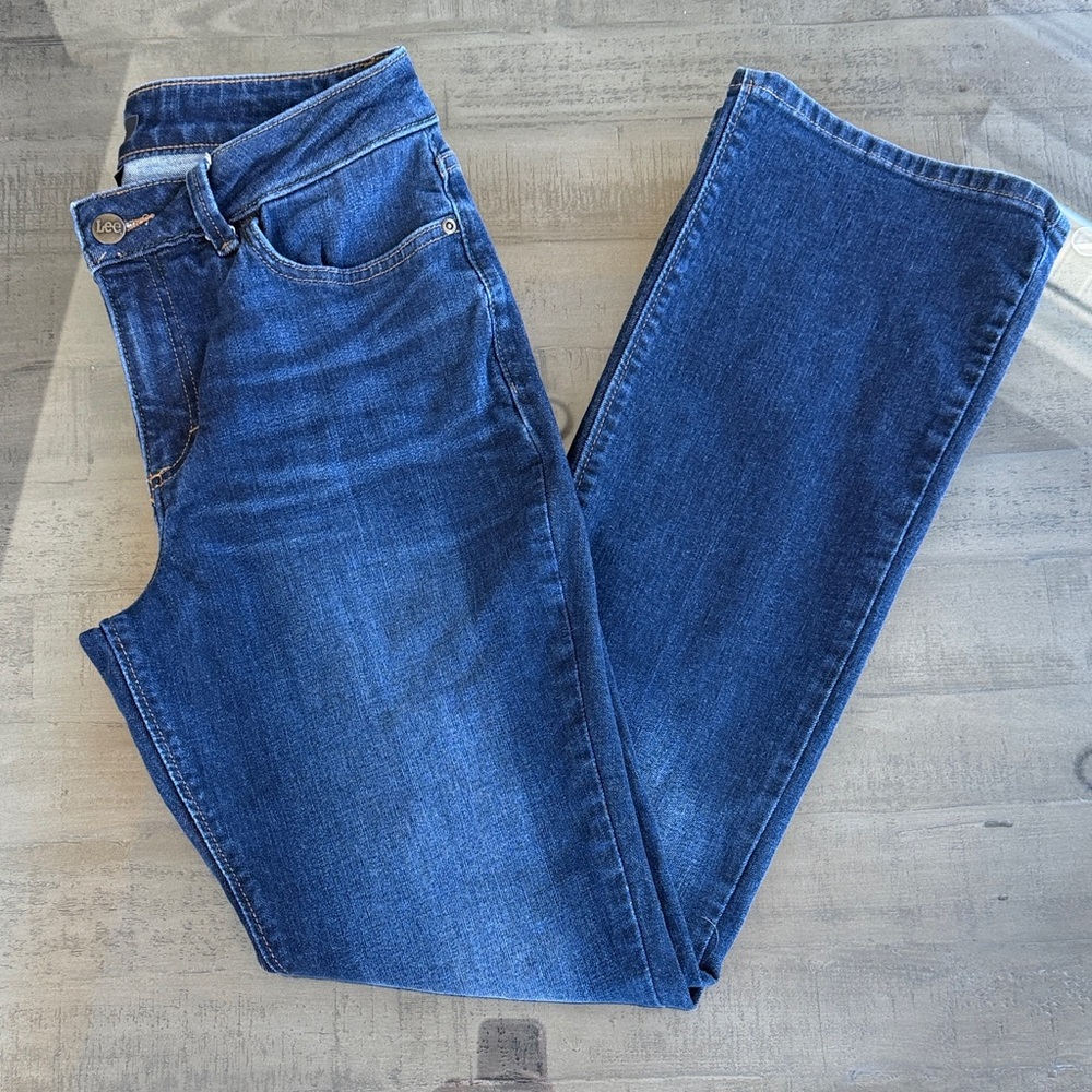 Lee Boot Cut Women's Classic Blue Mid Rise Jeans. Regular Fit Size 12 Long